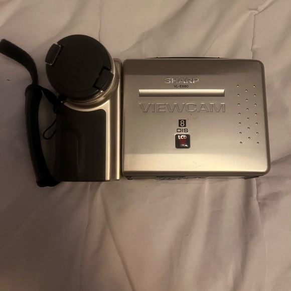 SHARP VIEWCAM CAMERA CAMCORDER VINTAGE!!! VL-E680 - Picture 16 of 16